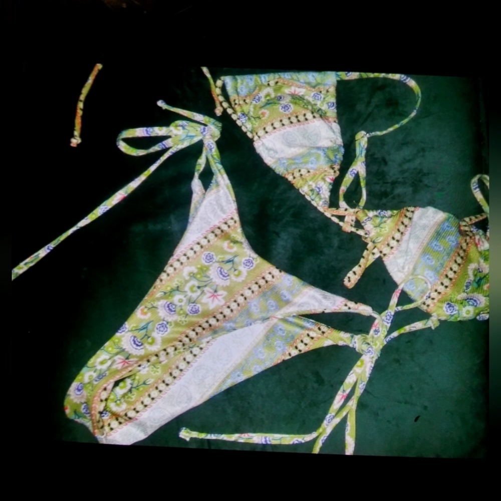 Bikini size medium